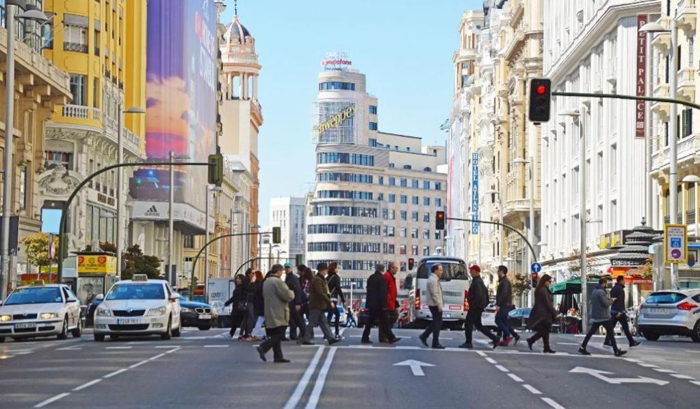 Punta Me Suites Next To Gran Via 마드리드 외부 사진